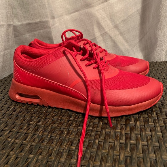 Nike Shoes - Nike Air Max Thea